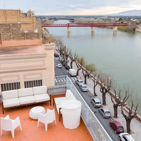 Atic La Llotja Apartman *